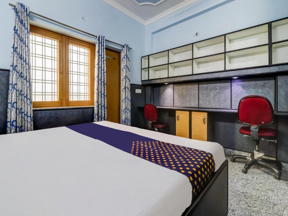 Spot On 82236 Aryan Home Stay Jhājra المظهر الخارجي الصورة